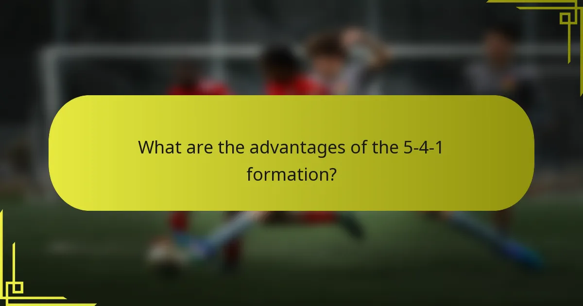 What are the advantages of the 5-4-1 formation?